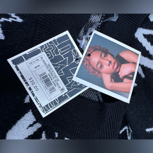 Target X Robin Lewallen Black History Month Graffiti oversized sweater - Picture 7 of 12